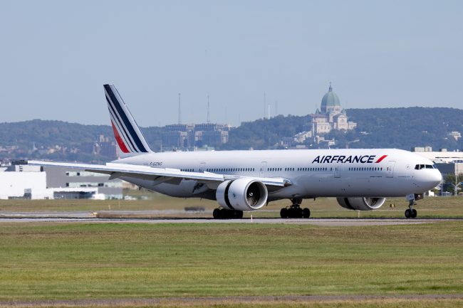 AirFrance-Boeing777-300ER-YUL-2009