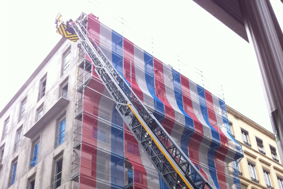 Lyon 2e : Incendie Rue Victor Hugo à Cause D'un Feu De Détritus - Lyon ...