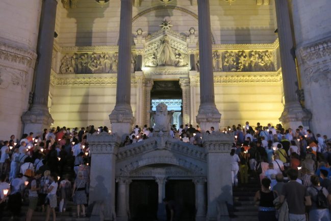 procession aux flambeaux Fourvière 14 août