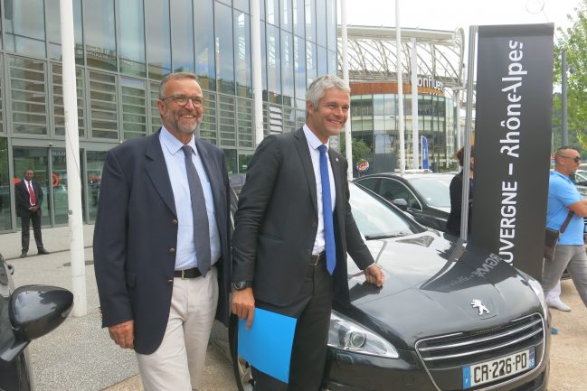 Laurent Wauquiez vend les voitures de la région