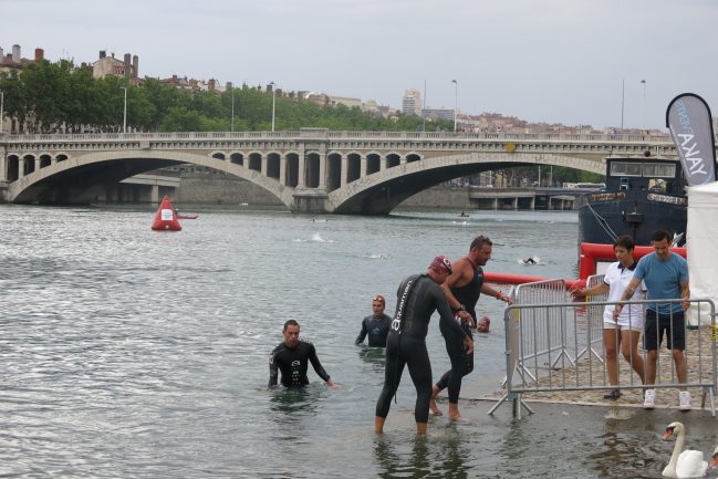 nage dans le Rhône