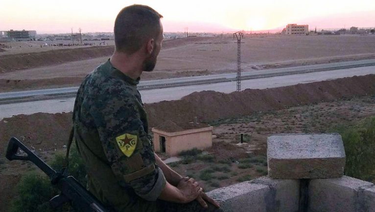 Un Français combattant avec les forces kurdes (YPG) en Syrie © DR