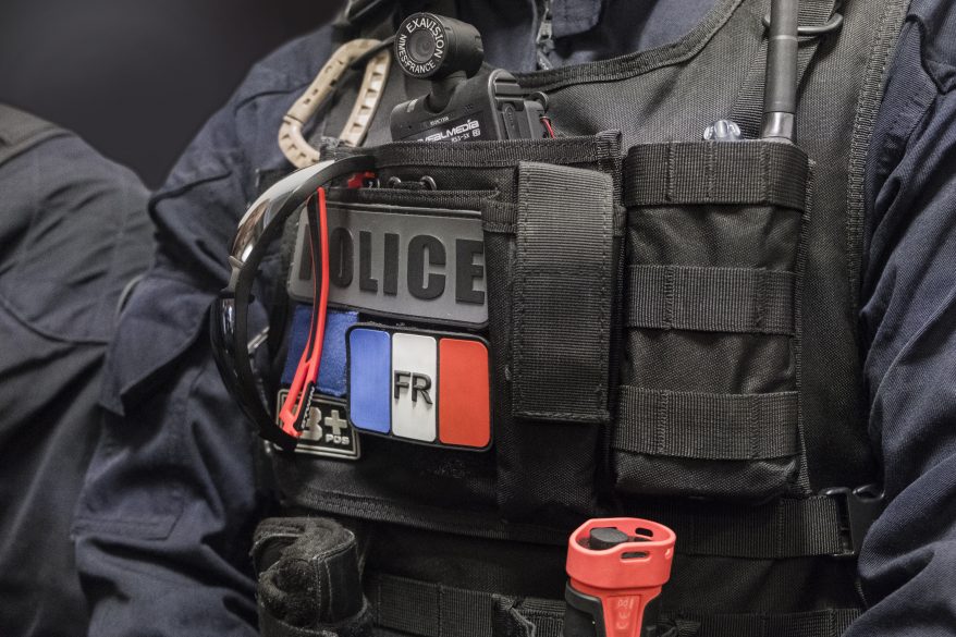 Ile-de-France : Munis d'une fausse carte de police, les