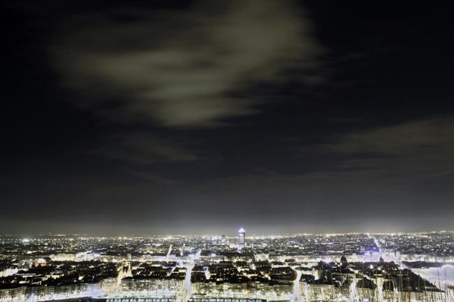 Vue de Lyon la nuit © Tim Douet