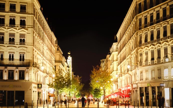 Lyon la nuit – La rue de la République © Tim Douet