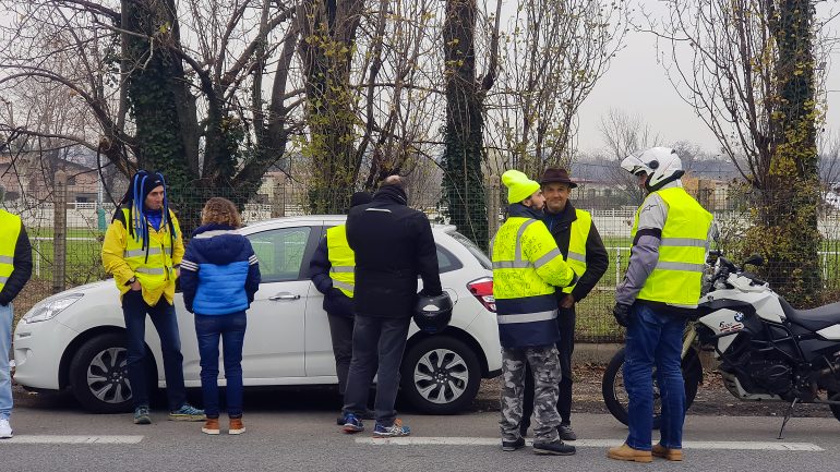 Gilets Jaunes à Lyon Pas De Nouvelle Installation à Feyzin