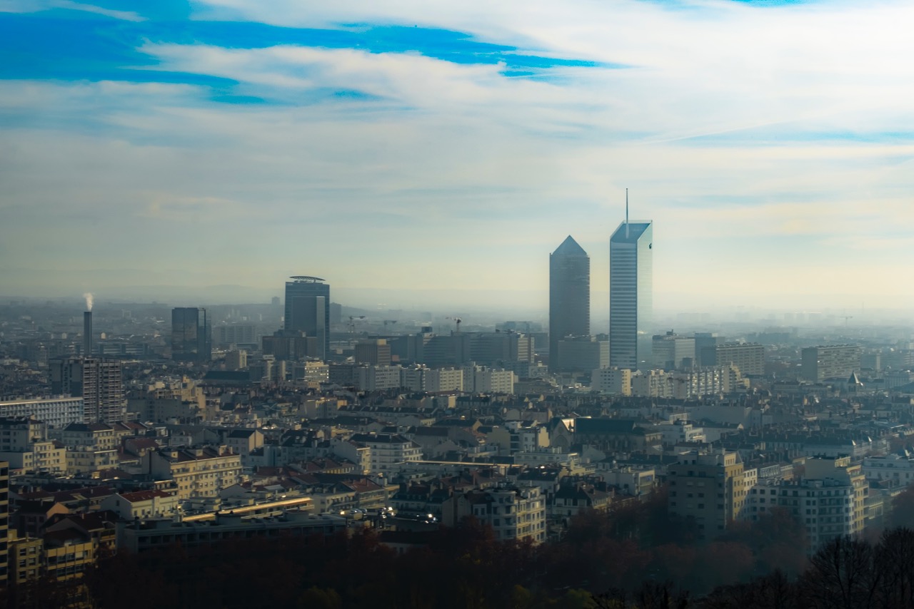 Dans la région de Lyon, la qualité de l'air s'améliore mais la pollution de  fond demeure