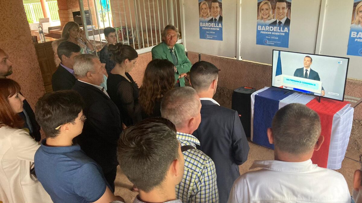 Au siège du RN dans le Rhône, les candidats sont concentrés devant le discours de Jordan Bardella.