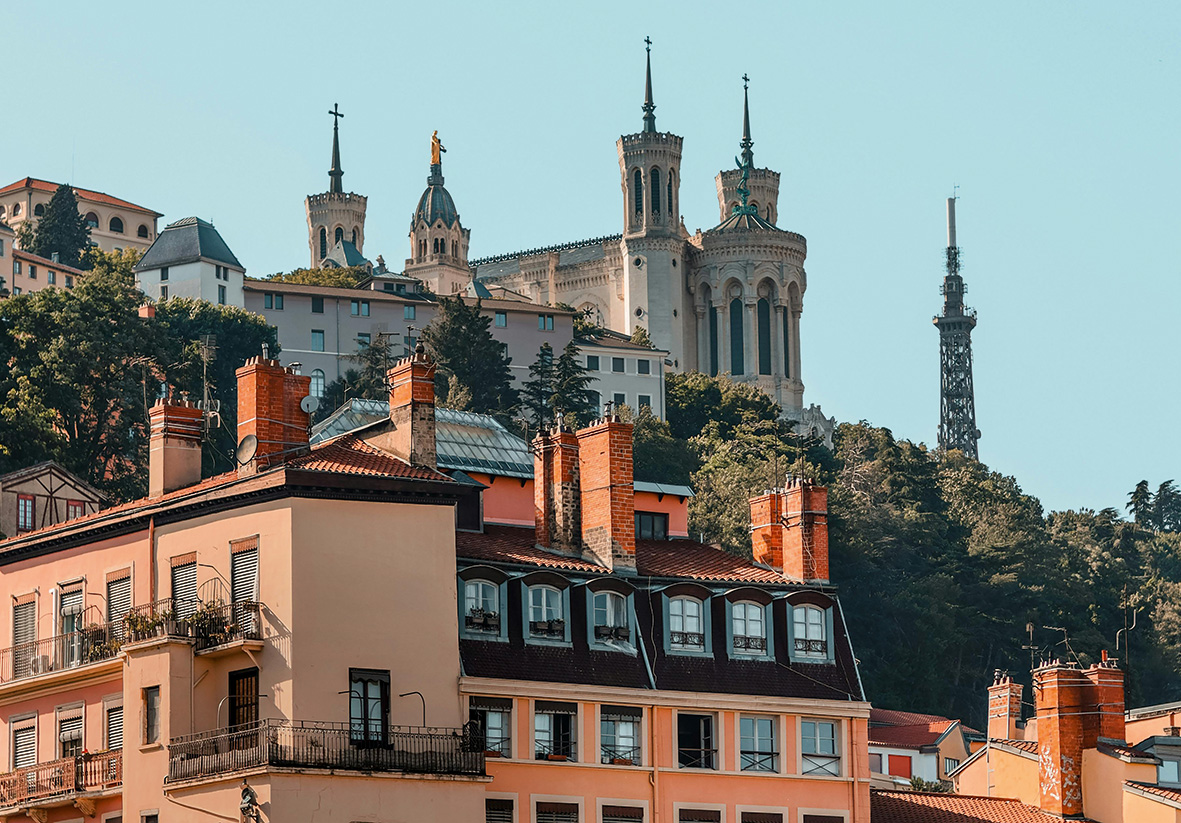 Il y a entre 7 500 et 10 000 logements mis en location sur la plateforme Airbnb à Lyon © Assedrani Official / Pexels