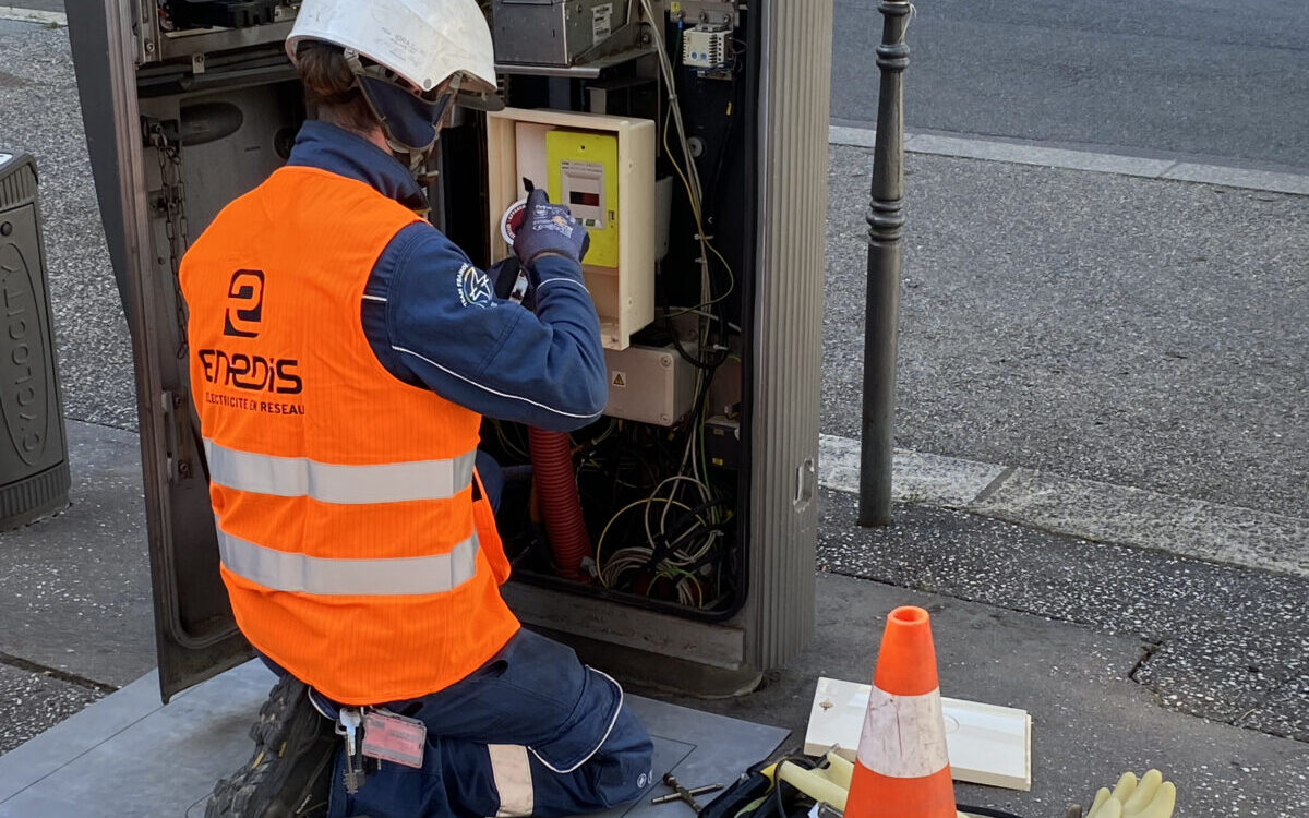 Technicien Enedis en station Vélo'v