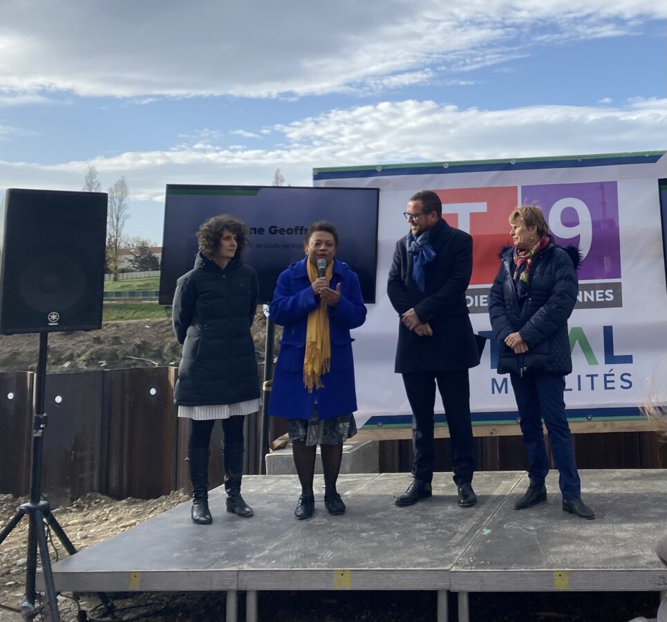 Elus pour le lançage du pont à Villeurbanne