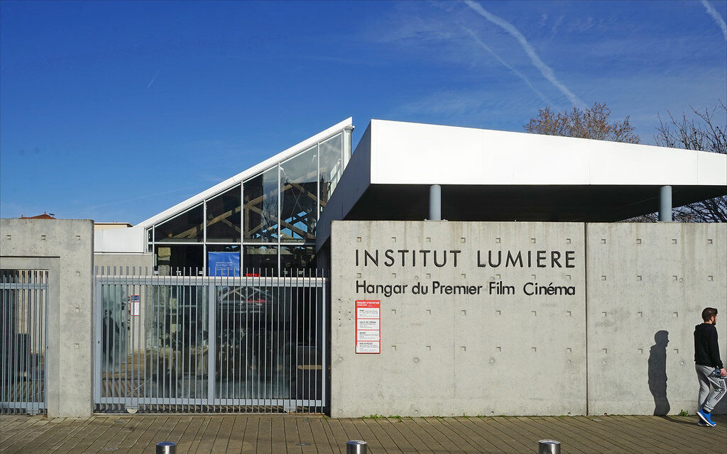 Hangar du premier film de l'Institut Lumière.